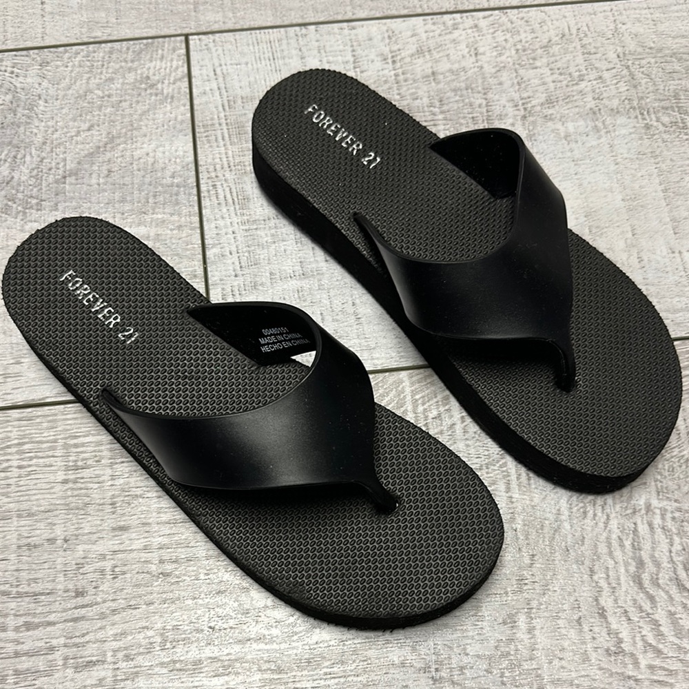 Forever 21 Black Flip Flops